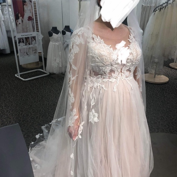 Wedding dress - Picture 6 of 6